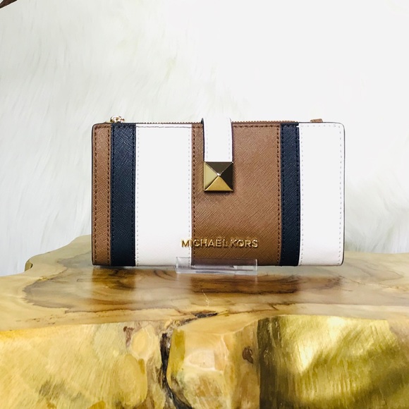 Michael kors karla wallet Clearance
